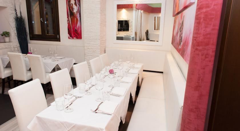 Royal House Gasthof 3*